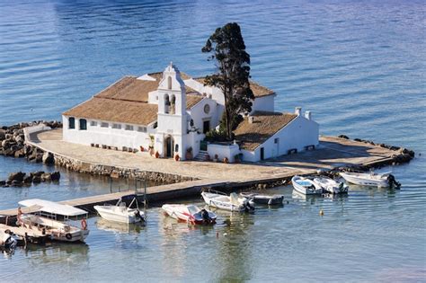 Igreja do mosteiro de vlacherna corfu grécia ilha de vlachernon