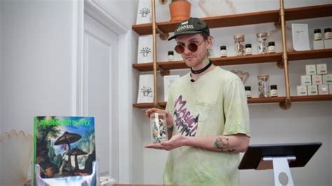 This Ottawa Store Is Selling Magic Mushrooms To Protest Unjust Laws