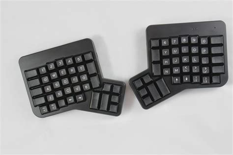 Ergodox Ez Columnar Layout Ergonomic Keyboard Keyboard Keyboards