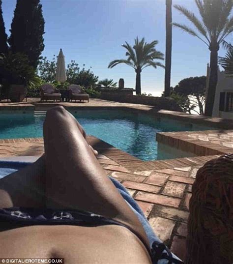 Catherine Zeta Jones Shares Bikini Photo On Instagram Daily Mail Online