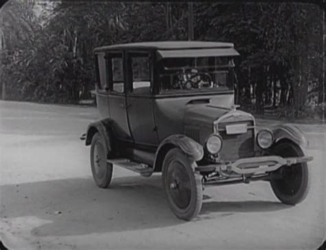 IMCDb org 1924 Ford Model T Fordor in Coió sem Sorte 1935