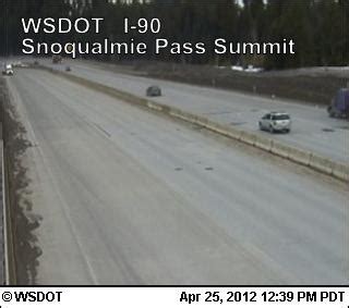 WSDOT Snoqualmie Summit Webcam - The Summit at Snoqualmie, Washington - SnowGrabber Washington ...