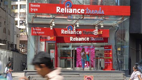 Cci Approves Future Group Reliance Retail Deal Setback For Amazon