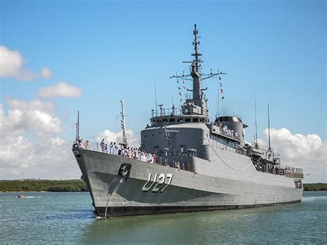 G1 Marinha abre navio escola para visitação no porto de Natal