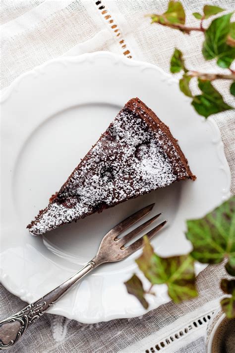 Schoko Kirsch Kuchen Mit Schokostückchen Saftig Und Schnell