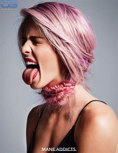 Emily Bett Rickards Nude Pictures Onlyfans Leaks Playboy Photos Sex Scene Uncensored