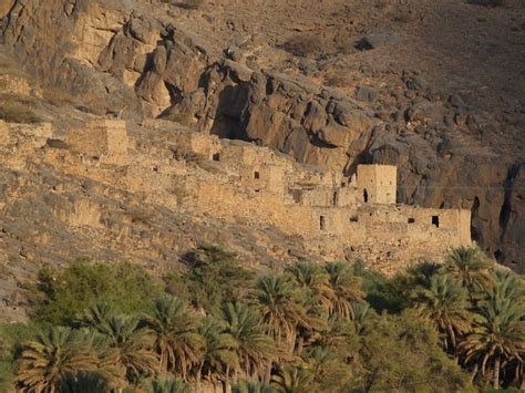 Weekend Hiking in Jebel Shams, Oman | Weekend ideas for the UAE