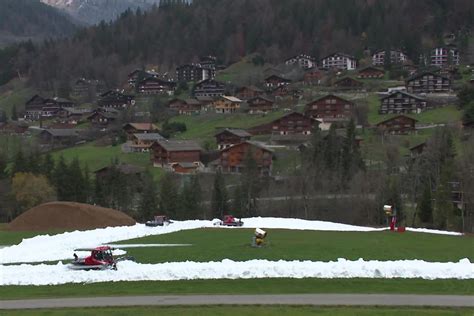 Les critiques se succèdent autour de la piste de biathlon du Grand