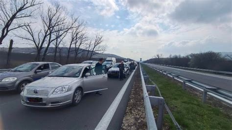 Катастрофа край Ветрино движението в участъка се ограничава в едната лента Новини