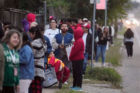 Flying Saucer S Thanksgiving Pies Garner Houstonian Holiday Camp Out