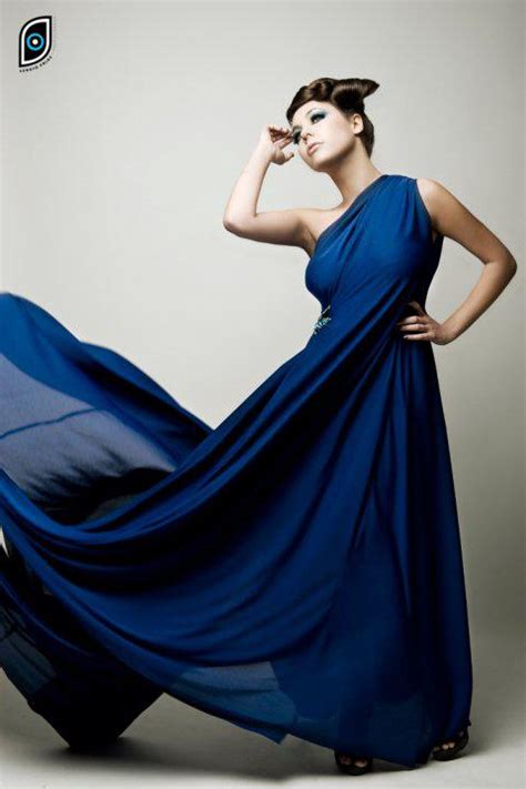 Lara de Miguel Página fotos desnuda descuido topless bikini pezón