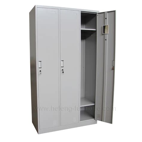 Locker Besi Terdiri Dari 3 Pintu Hefeng Furniture