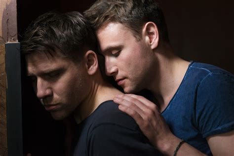 Diretor do filme gay Queda Livre cria vaquinha online para lançar sequência Pheeno