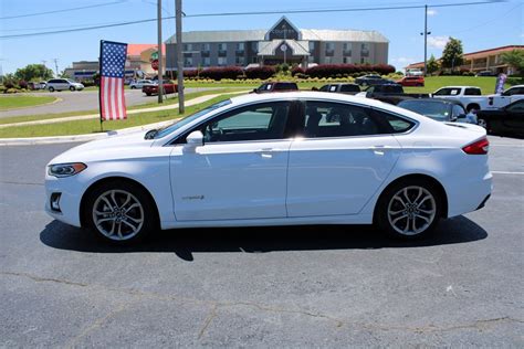 Pre Owned 2019 Ford Fusion Hybrid Titanium Fwd 4d Sedan