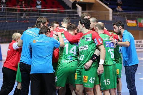 Handball esprit d équipe photo stock éditorial Image du étage 67050538