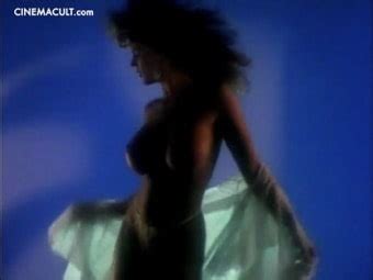 Bikini Summer Nude Scenes Review