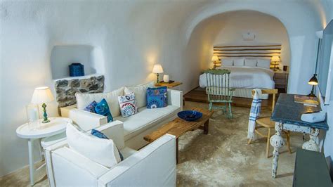 Passion For Luxury : Iconic Santorini Boutique Cave Hotel