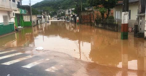 Chuvas No Litoral De Sc Confira Situa O Em Itaja Balne Rio Cambori