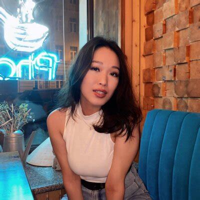 Stylish Stacy Stripchat Webcam Model Profile Free Live Sex Show Cam Joy