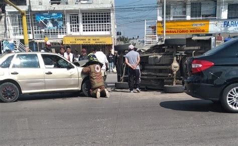 Última Hora Vuelca Vehículo En La Federal Puebla Tehuacán Hay Un Lesionado