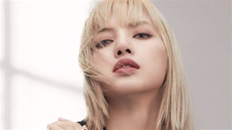 Lisa De Blackpink Deslumbra En El Evento De La Reconocida Marca De