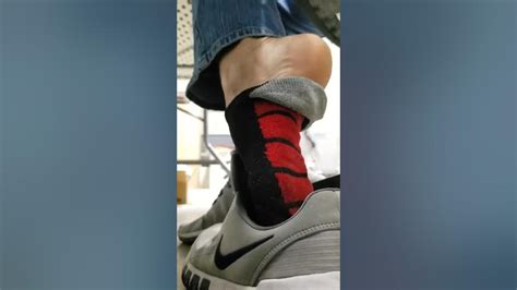 Shoeplay In Nikes Peeling Sock Off Youtube