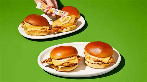 Nandos-Perinaise-Chicken-Sliders-Slather-on-the-Perinaise.-4-Servings | Feel Electric EMS