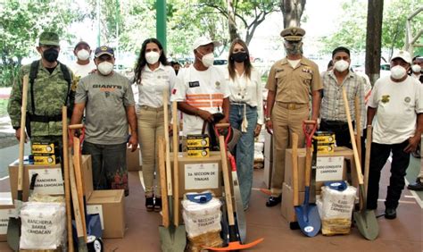 Dotan De Equipo A Comités Comunitarios De Protección Civil Resilientes