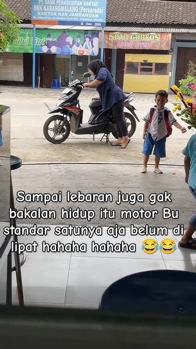 Momen Lucu Ketika Lihat Emak Emak Ngekol Motor Bikin Ngakak ‼️‼️‼️ Lucu