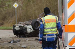 Unglück bei VS Zwei junge Menschen sterben bei Unfall nahe