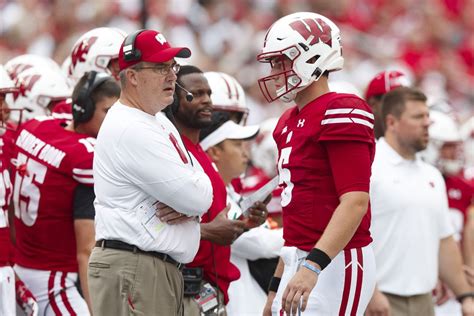 Wisconsin Badgers Football Depth Chart And Injury Report For Eastern