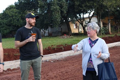 Avanzan obras de empedrado y cordón en diferentes barrios Oberá