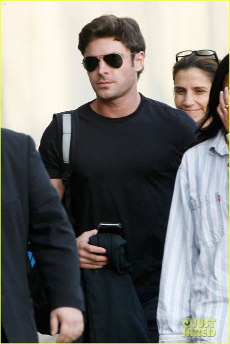 Zac Efron Goes Shirtless For Jimmy Kimmel Live Photo 3557501