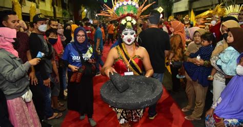 Festival Rujak Uleg Surabaya Masuk Dalam Bagian Karisma Event