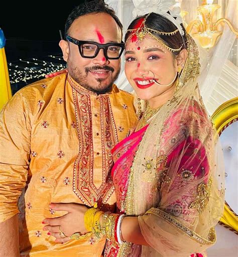 Bengali Tv Actress Roshni Bhattacharyya Got Married Sangbad Pratidin