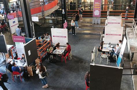 C'è tempo fino alle 17.00 per incontrare agli 𝘀𝘁𝗮𝗻𝗱 del 𝗖𝗮𝗿𝗲𝗲𝗿 𝗗𝗮𝘆 ...