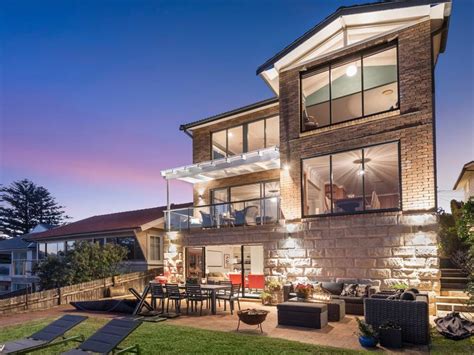 Iconic Surf Break Home At Avalon Beach Sells For 11m Au