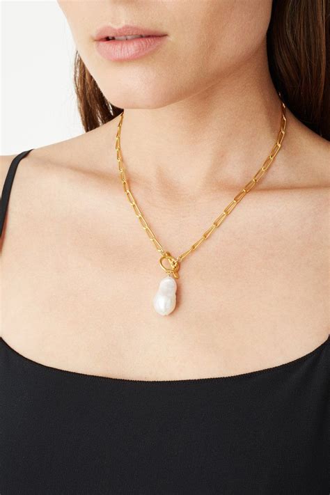 White Baroque Pearl Gold Toggle Necklace In 2020 Baroque Pearls