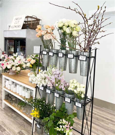 Beautiful Flower Bar For A Bridal Shower Bridal Shower