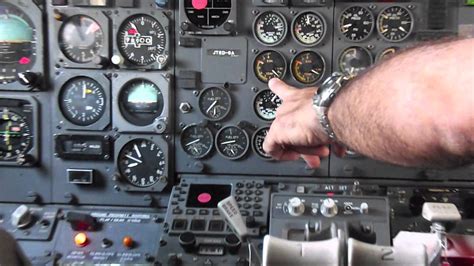 Boeing 737 200 Walk Around And Engine Start At Baker Aviation Youtube