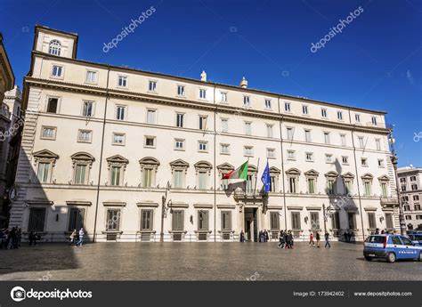 Fachada Del Palazzo Chigi Palacio Chigi En Roma Foto Editorial De