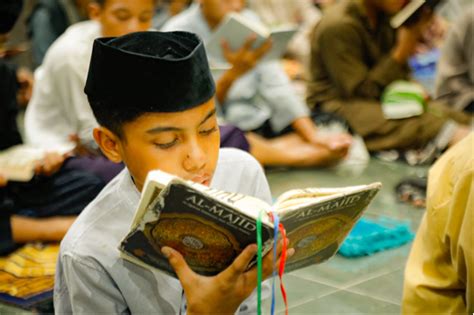 Raih Berkah Membaca Al Qur An Di Malam Nuzulul Qur An