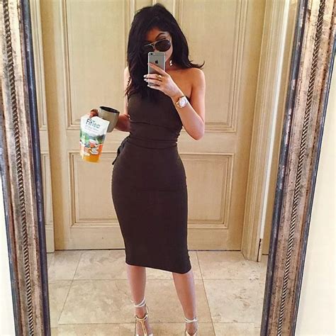 Kylie Jenner Sexy Selfies Mirror Online