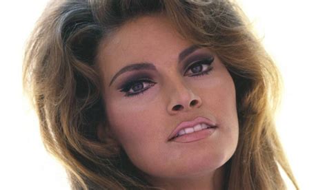 A Murit Sex Simbolul Anilor Actri A Raquel Welch S A Stins Din