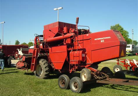 Ih 615 Combine International Tractors Classic Tractor Farmall