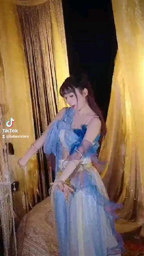 Pretty Girl Dance 晓丹小仙女儿💃#tiktok | Dance poses, Asian beauty, Asian model