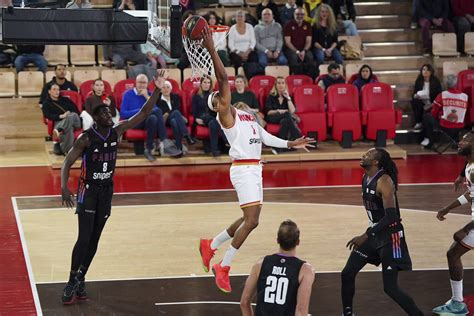 Chima Moneke reprend goût au basket à Monaco