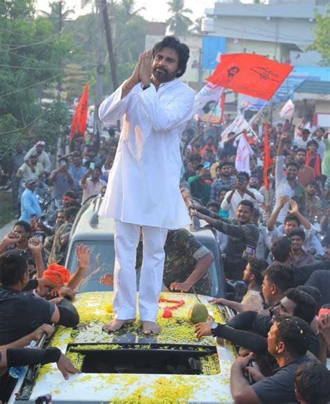 Pawan Kalyan మండుటెండను లెక్క చేయని పవన్ కల్యాణ్ జనసేన అధినేత టూర్