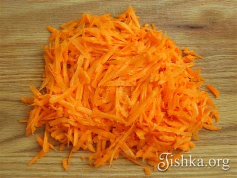 Салат из сырой свеклы и моркови с сырком - Кулинарный пошаговый рецепт ...