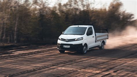 Toyota Nowogard Nowa Toyota Proace Platforma Ze Skrzyni Adunkow